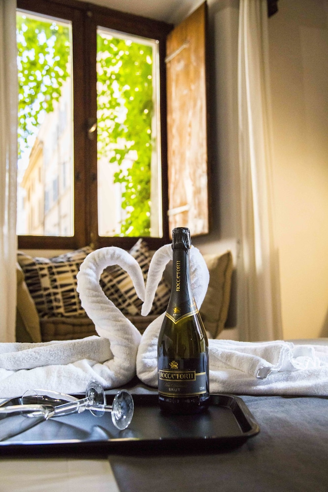 Do-Do Navona Suites