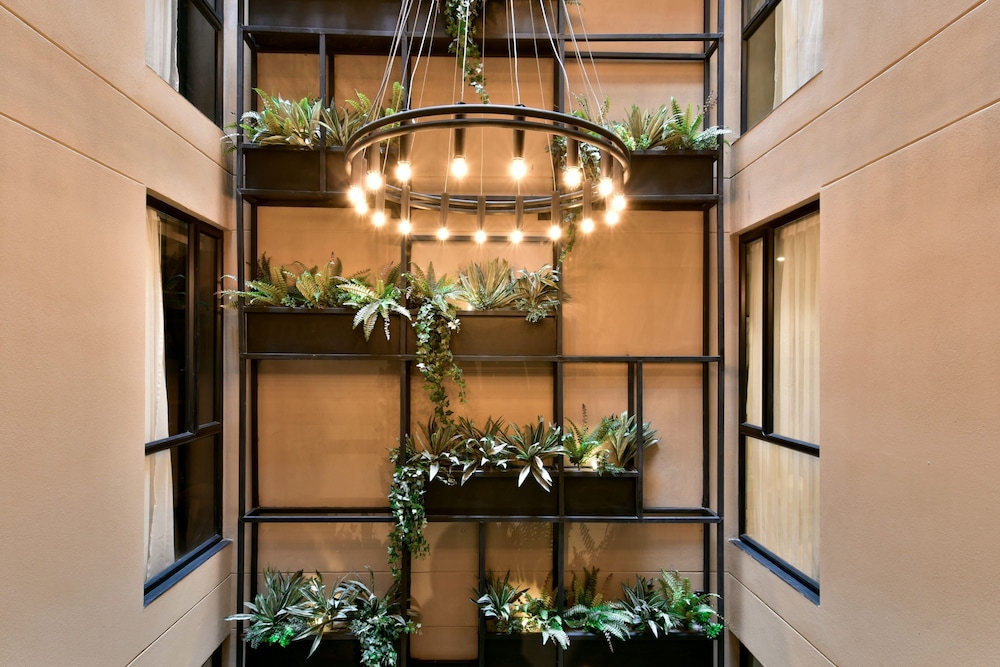 w Charming 2BR w Fantastic Deco in Unicentro