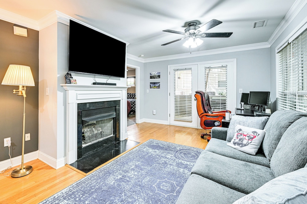 1/2 Mi to Bank of America Stadium: Uptown Condo!
