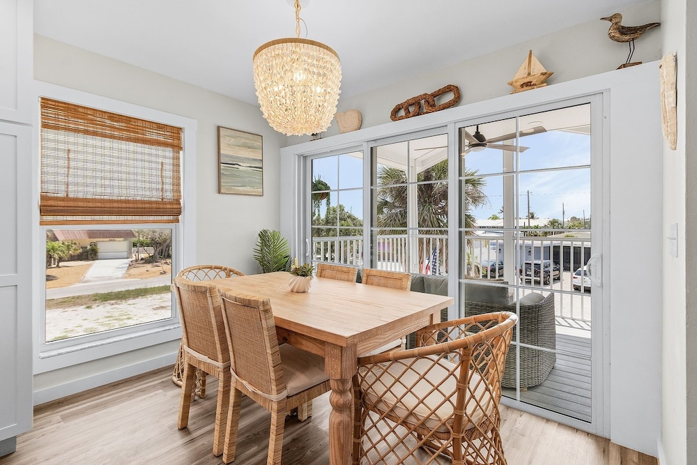 197 Beach Daze: 3br Pool Home, W/ Deeded Beach Access! 3 Bedroom Home