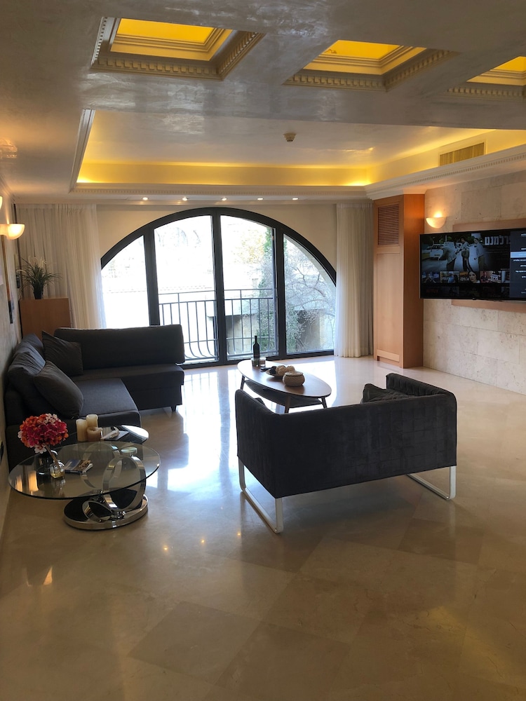 Mamilla's Penthouse