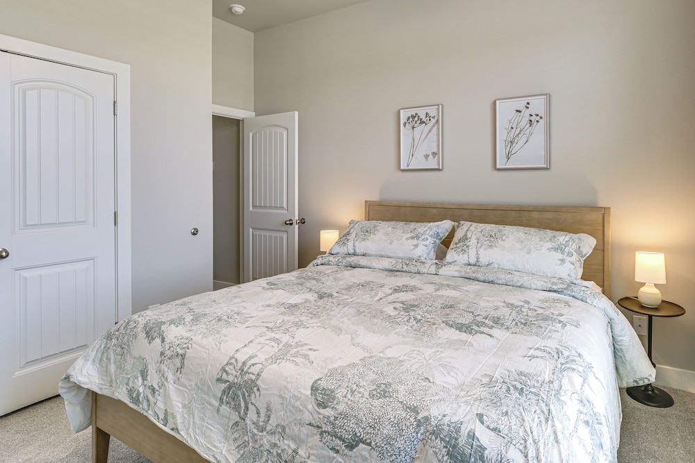 8 Mi to Texas Tech: Spacious Lubbock Home