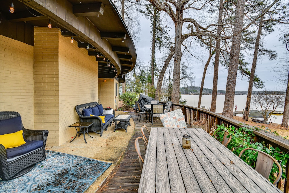 Rustic Valley Cottage w/ Boathouse on Lake Harding view 3