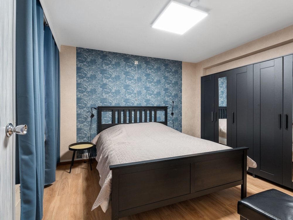 Central Stay w/ Full Kitchen