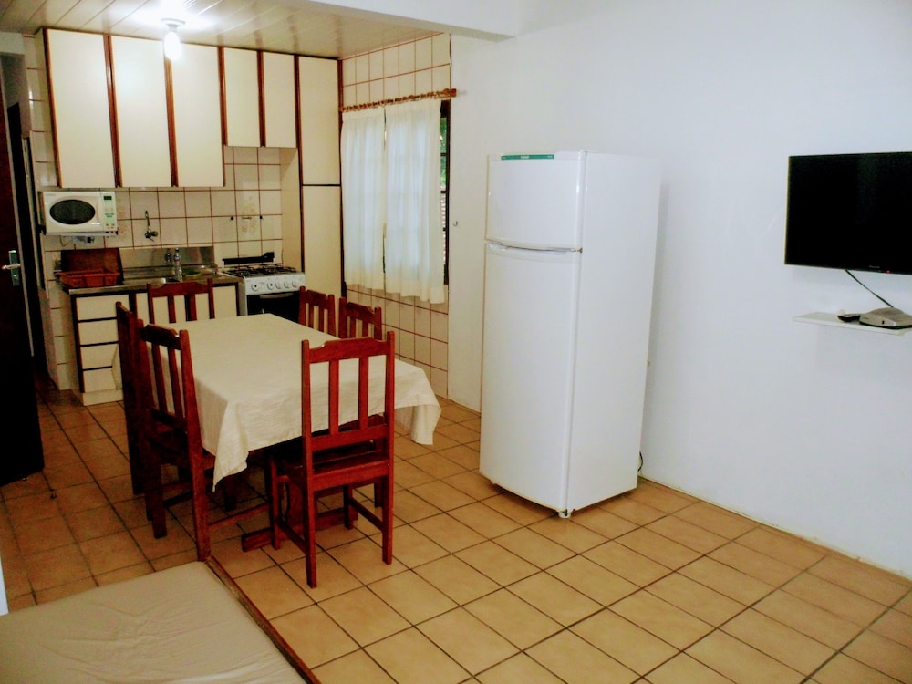 Ingleses Residence