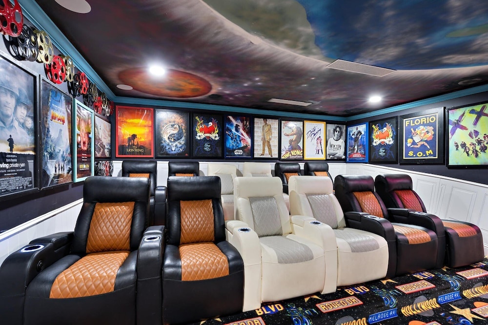 20 Bedroom Hollywood Themed Mansion Private Pool+Lazy River 20 Home