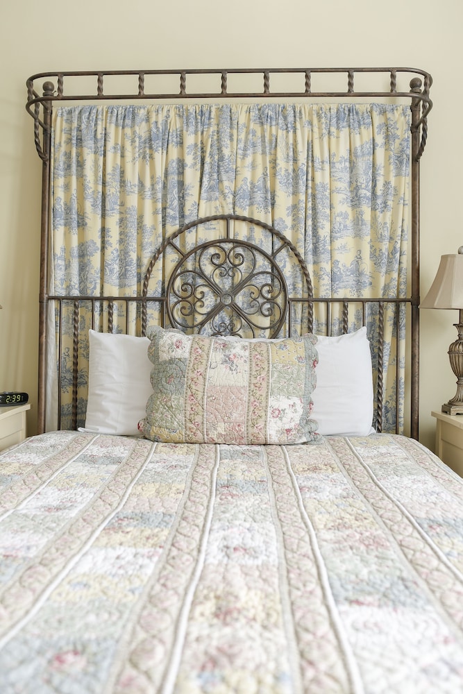 Delamater Inn