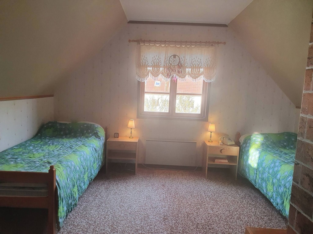 Villa w Open Fireplace and big Plot 5 min From the sea
