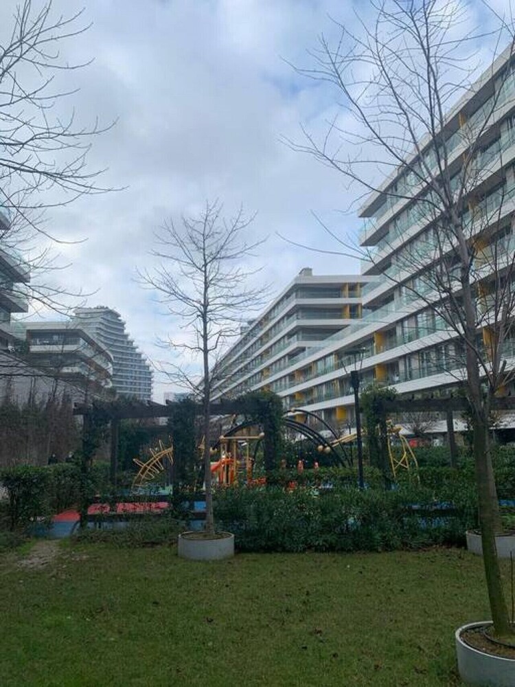 1 1 Balcony Deluxe Apart - Near Mall of Istanbul