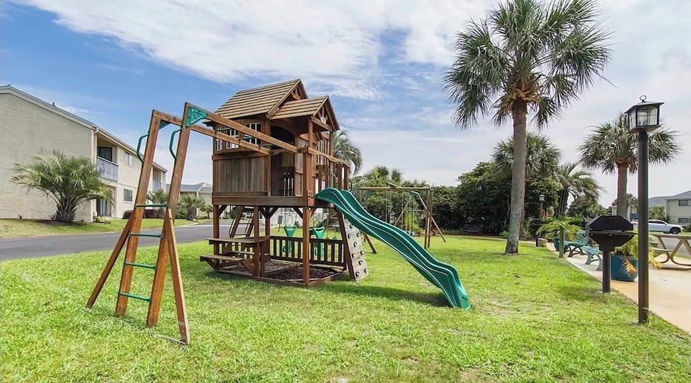 Chateau La Mer II #804- Blue Ocean Getaway