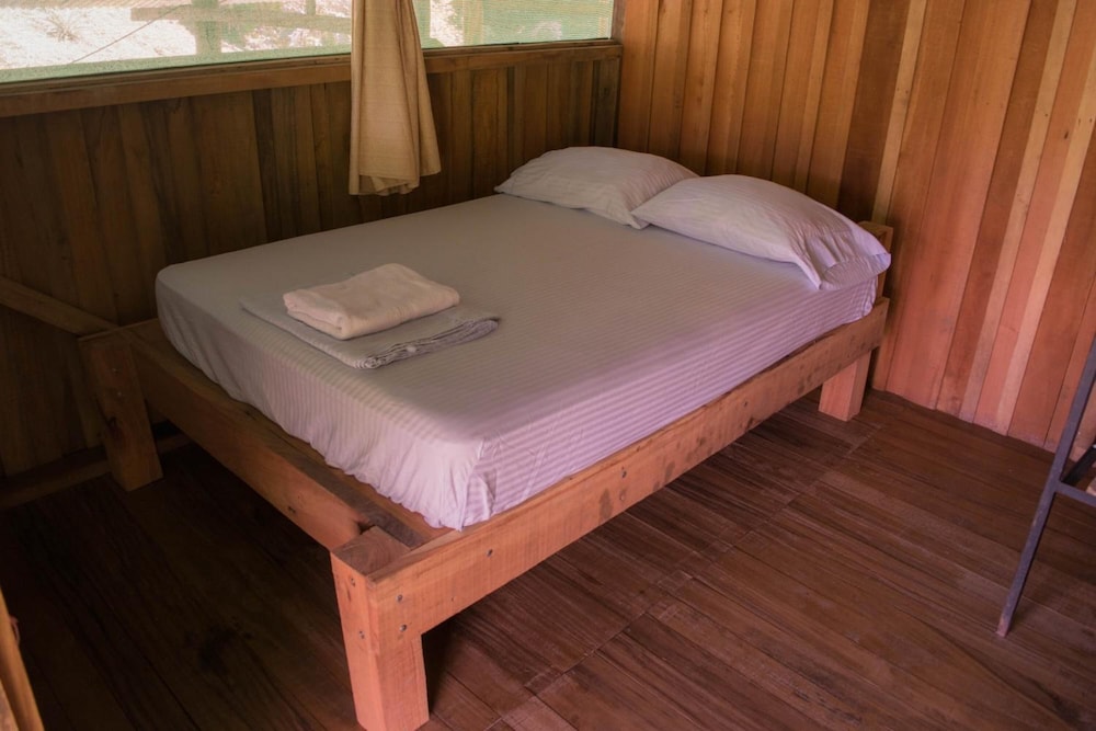 Albergue La Laguna Corcovado Park view 5