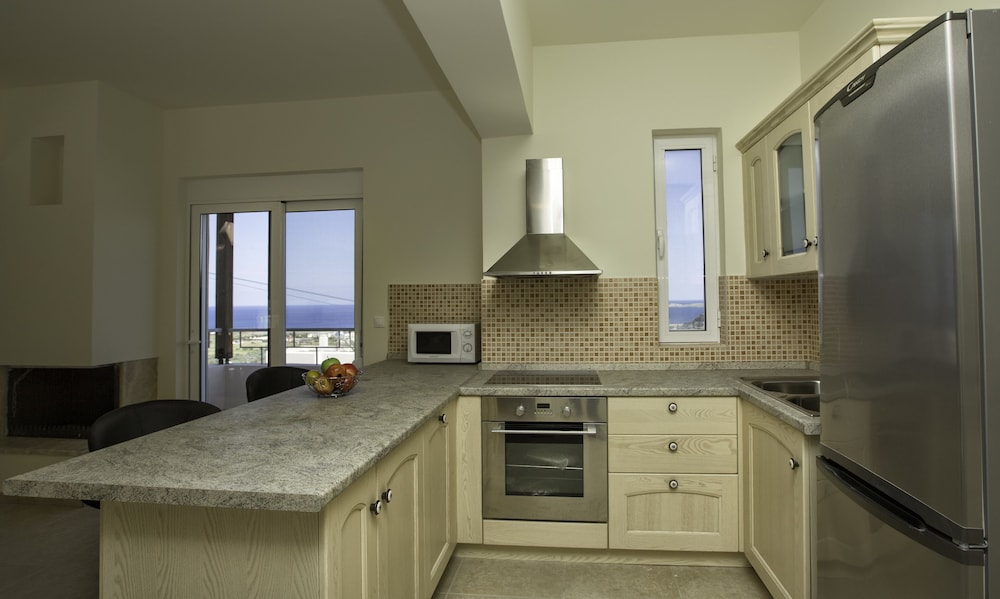 Athoniki Villas
