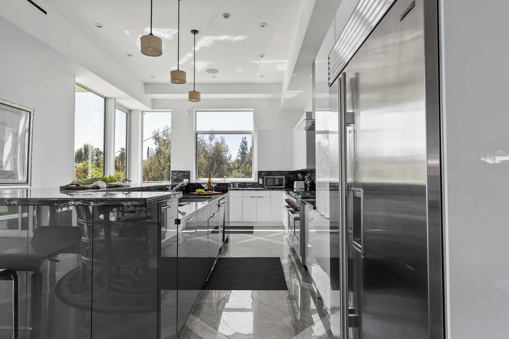 Luxe LA Escape w/ Pool, Views & Game Room Alta Vista Estate by Avantstay