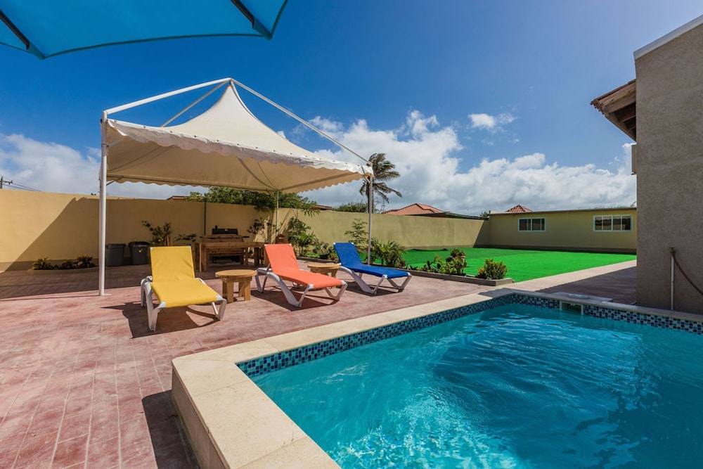 Rooi Santo Studio w King Size Bed Pool