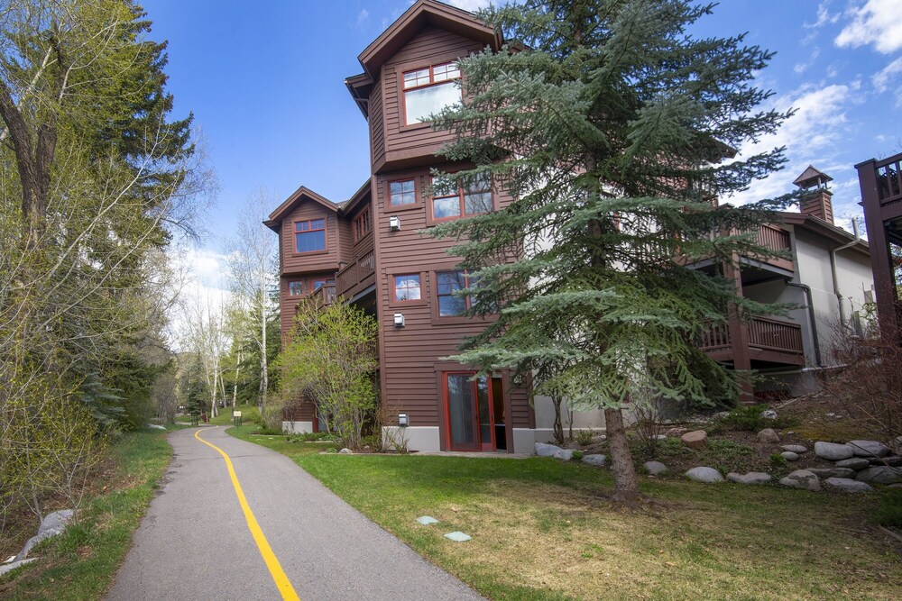 Brookside Townhome 103 3 Bedroom Townhouse