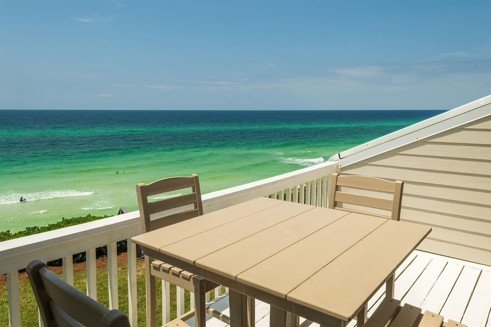 Beachfront Townhome in Seacrest + Free Tickets: Bikes, Dolphin Cruise & More!