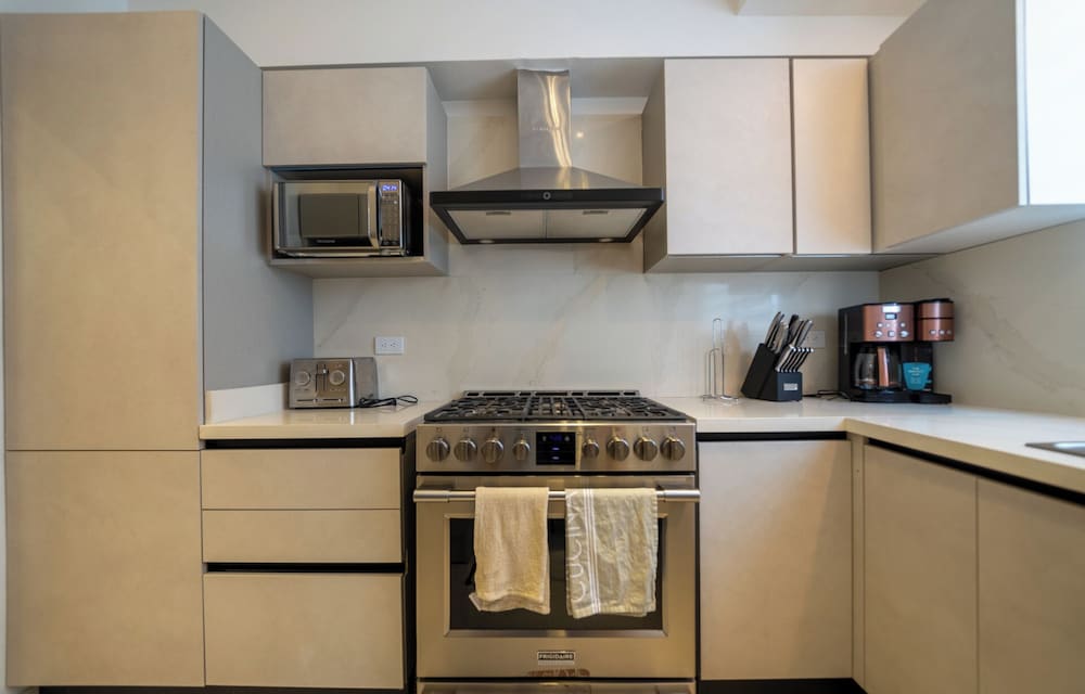 Enjoy Stylish 3br 3, 5b Stylish, Downtown Ocean View