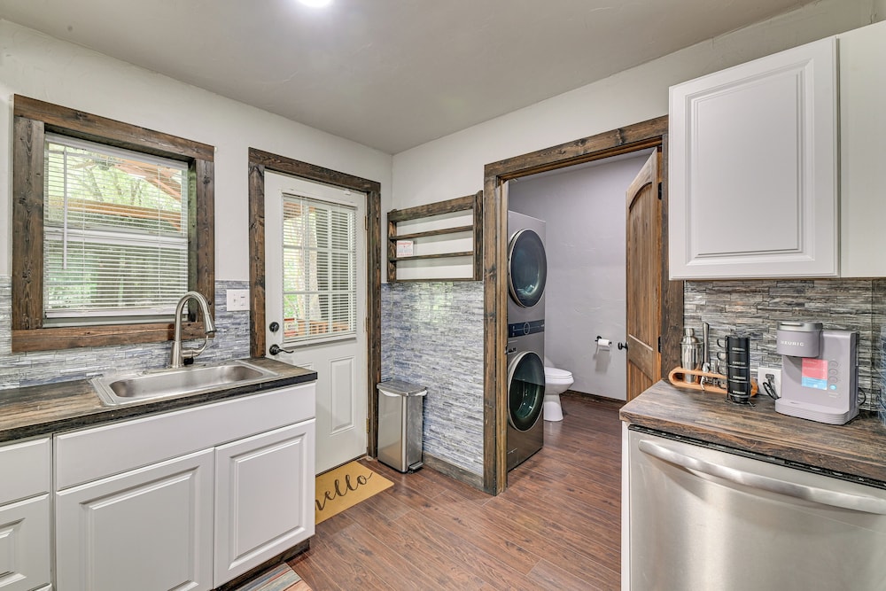 3 Mi to Lake Texoma: Gordonville Getaway!