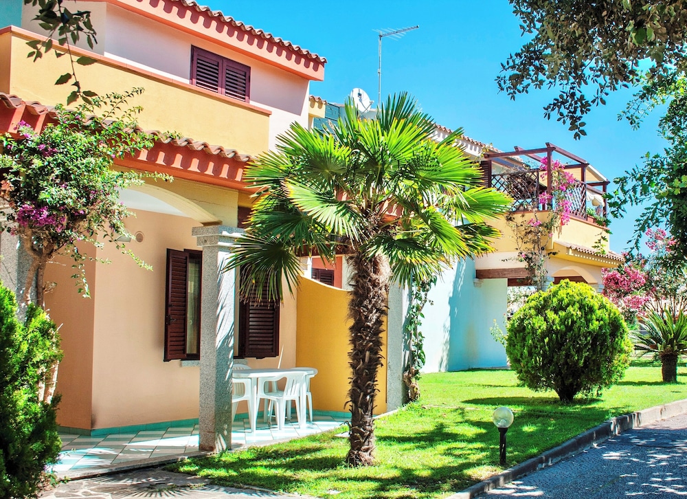 Residence with swimming pool in Ottiolu