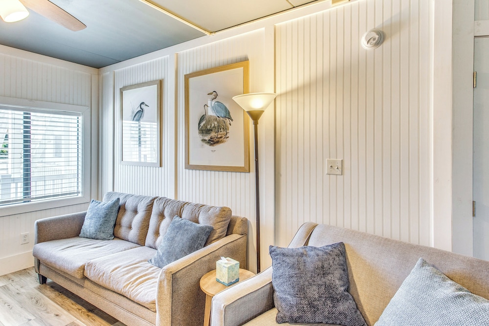 Steps to Sand: Remodeled North Myrtle Beach Condo!