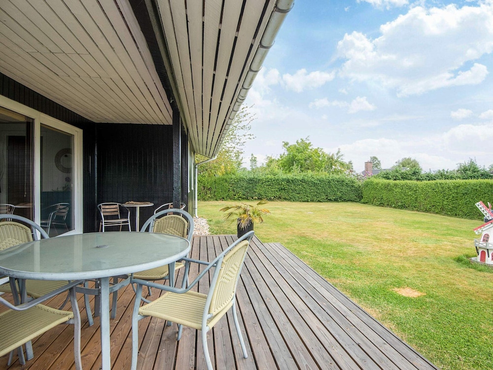 6 Person Holiday Home in Juelsminde