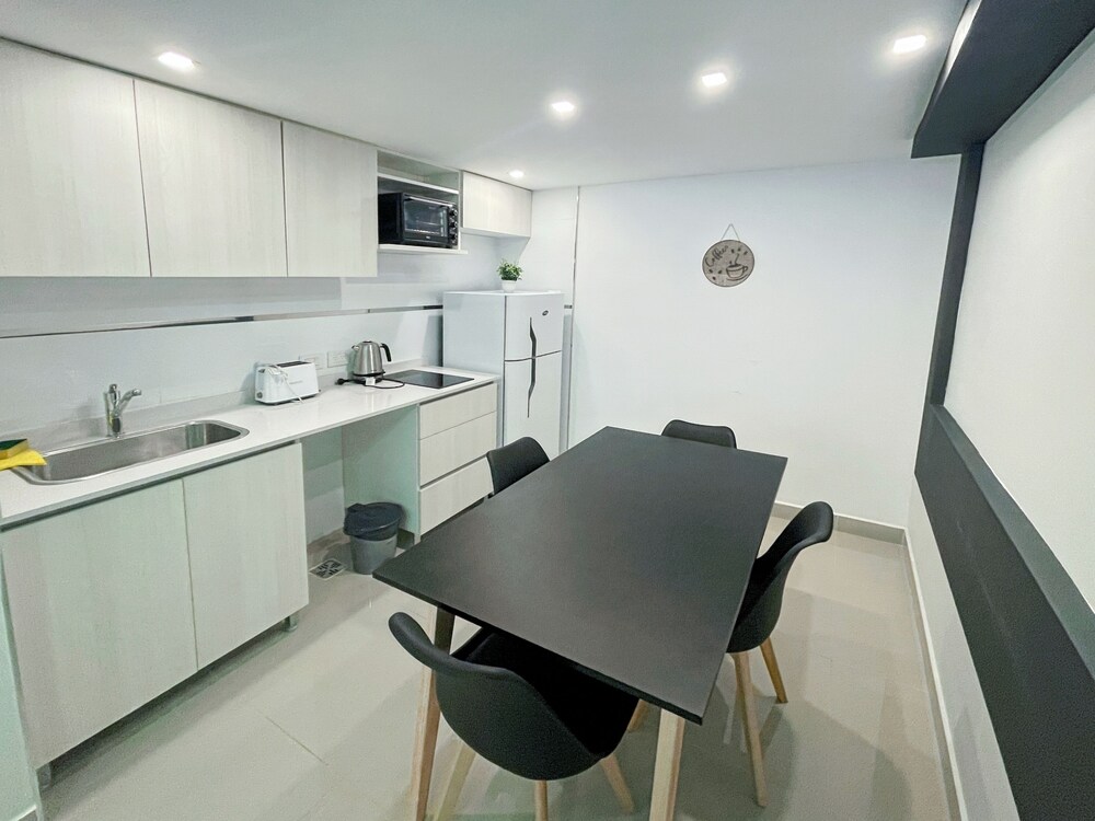 Ayres Suites Moreno