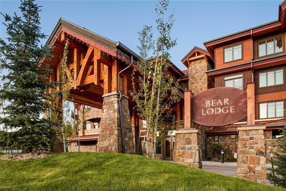 6115 Bear Lodge, Trappeur's Crossing Apartment 1