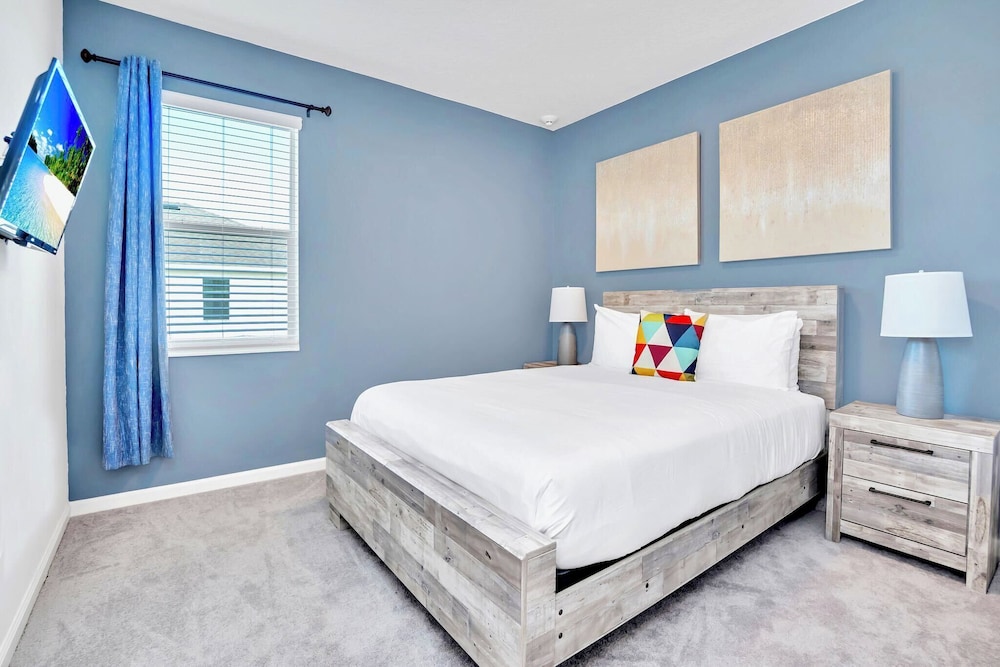 Upstay Luxury Resort Home w Private Pool & Hot Tub