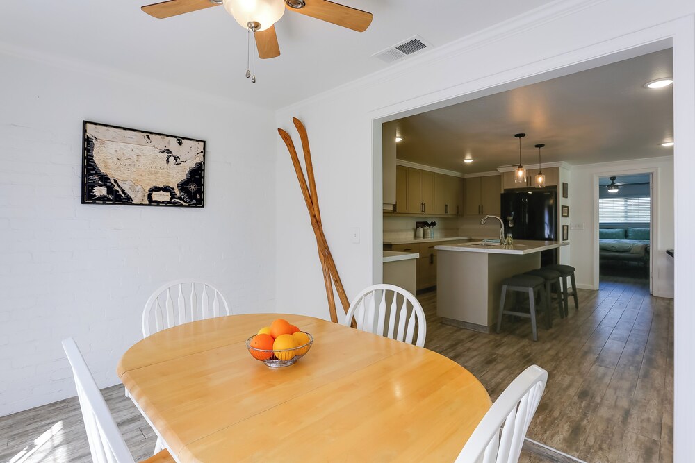 Mtn-view Home w/ Patio & Grill in Woodlake