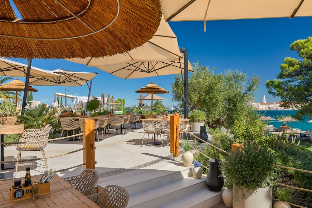 Isabella Island Hotel & Villas