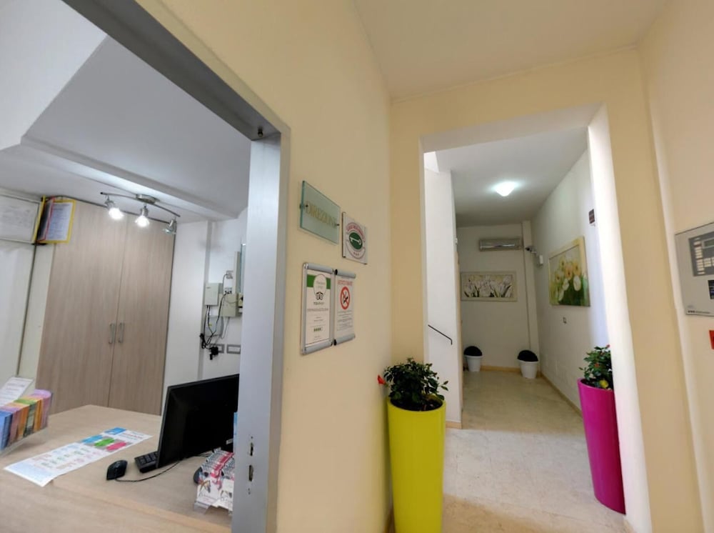 Lobby & Reception
