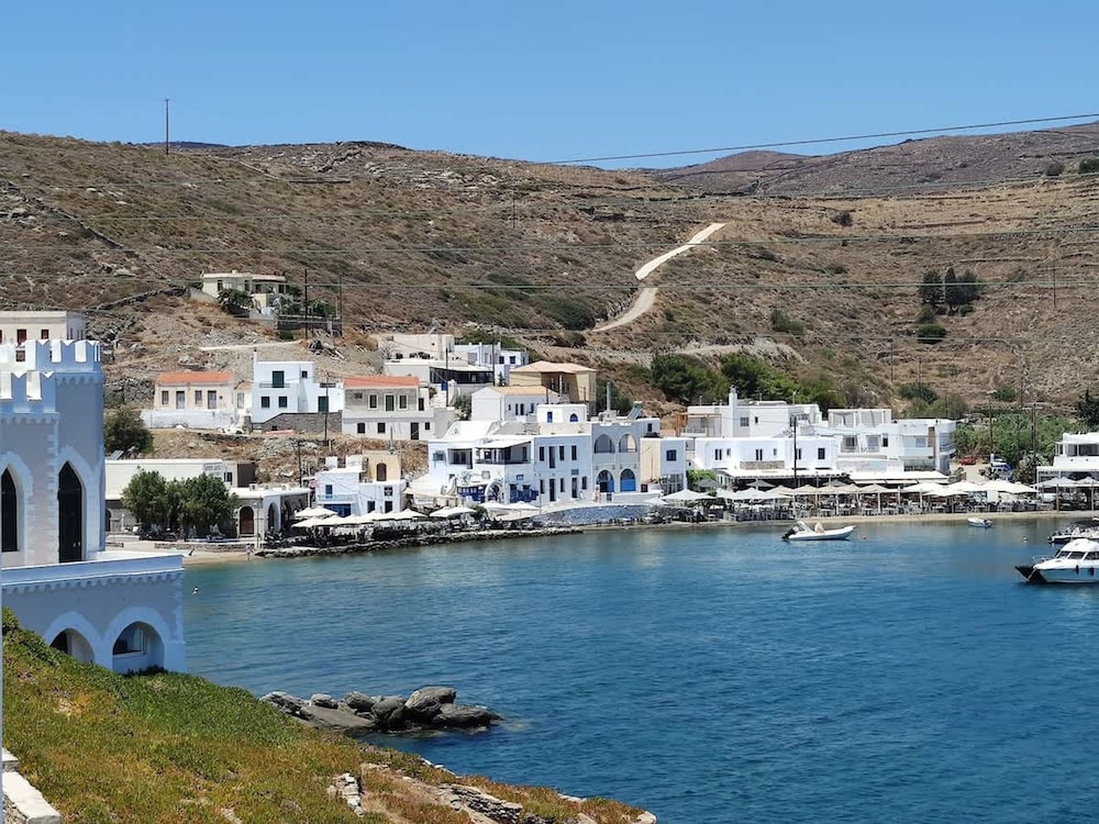 Alos Seafront Gem - Loutra Seaview Escape