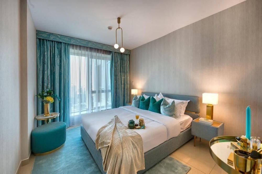 Durrani Homes - Designer 2BR Apt with stunning Burj Khalifa and Fountain View