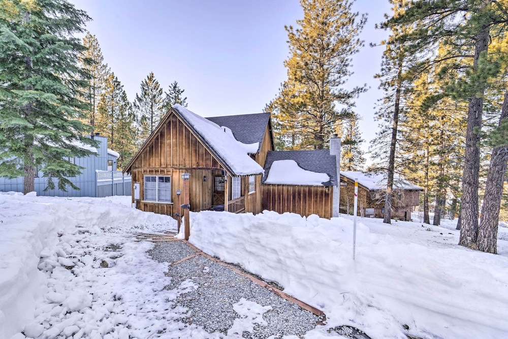 Furnished Deck: Cabin on Northstar Shuttle Route! view 5