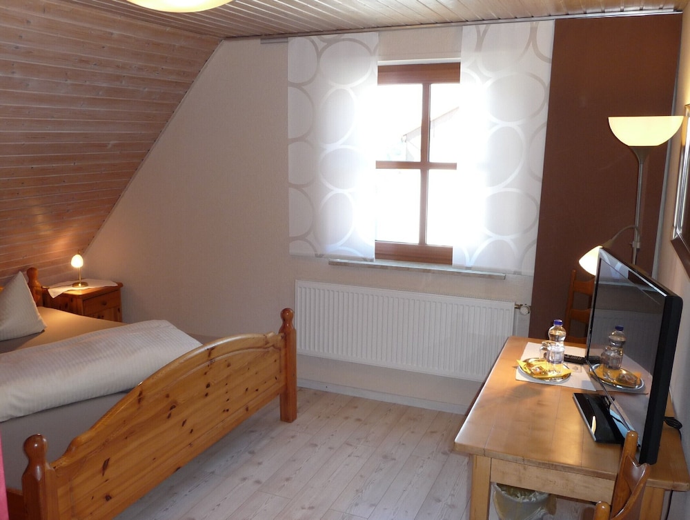 Photo 16