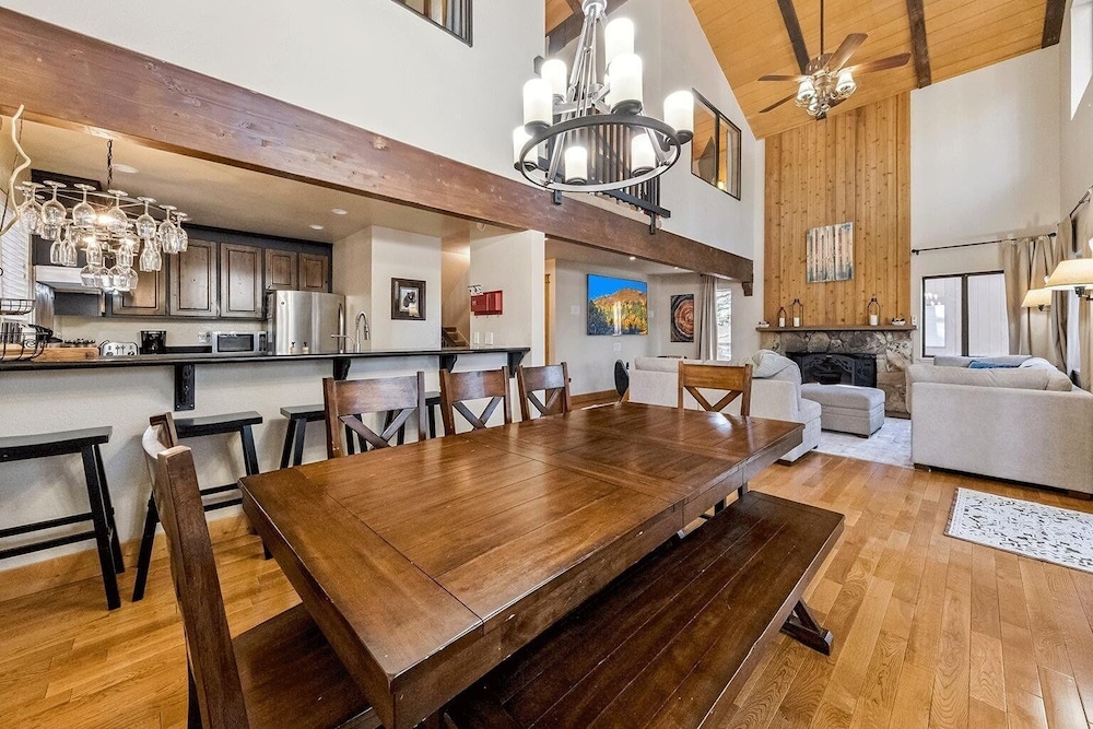 1192 Timber Lane 4 Bedroom Home