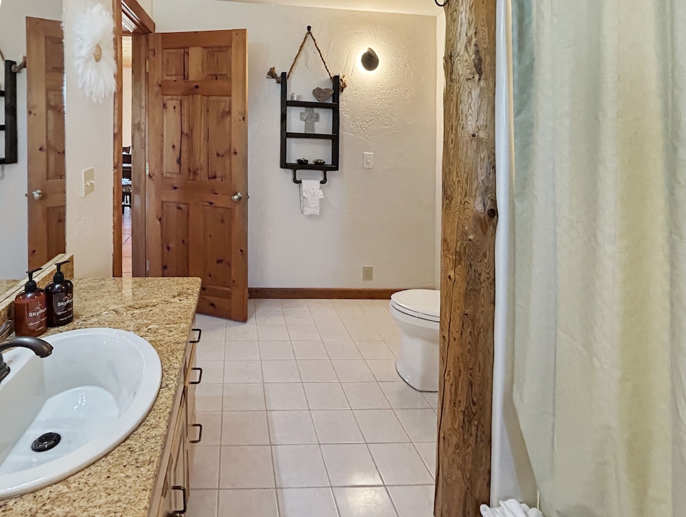 Whispering Deer Retreat 3 Bedroom Home