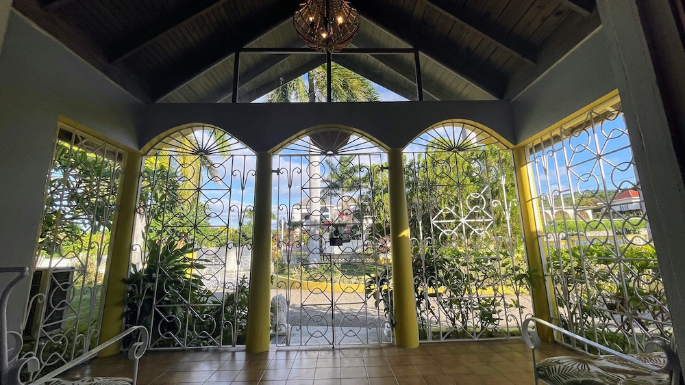 Ironshore Sugarmill Villa W Private Pool 6 Bedroom Villa