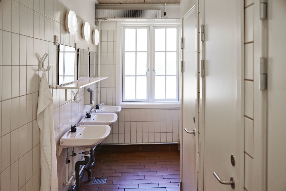 Rønne Vandrerhjem - Hostel
