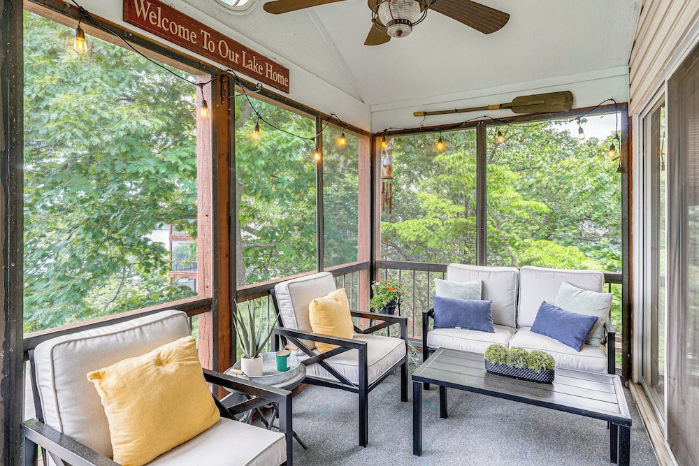 Pet-friendly Condo w/ Pool Access in Osage Beach