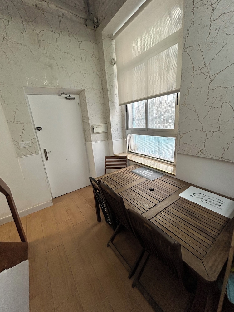 airbhouse private rooms & apartments