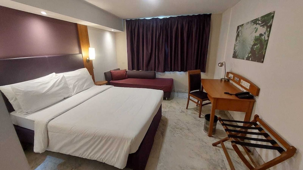 DEVENTURE HOTEL