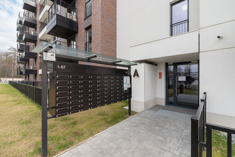 Studio Rakowicka by Renters view 3