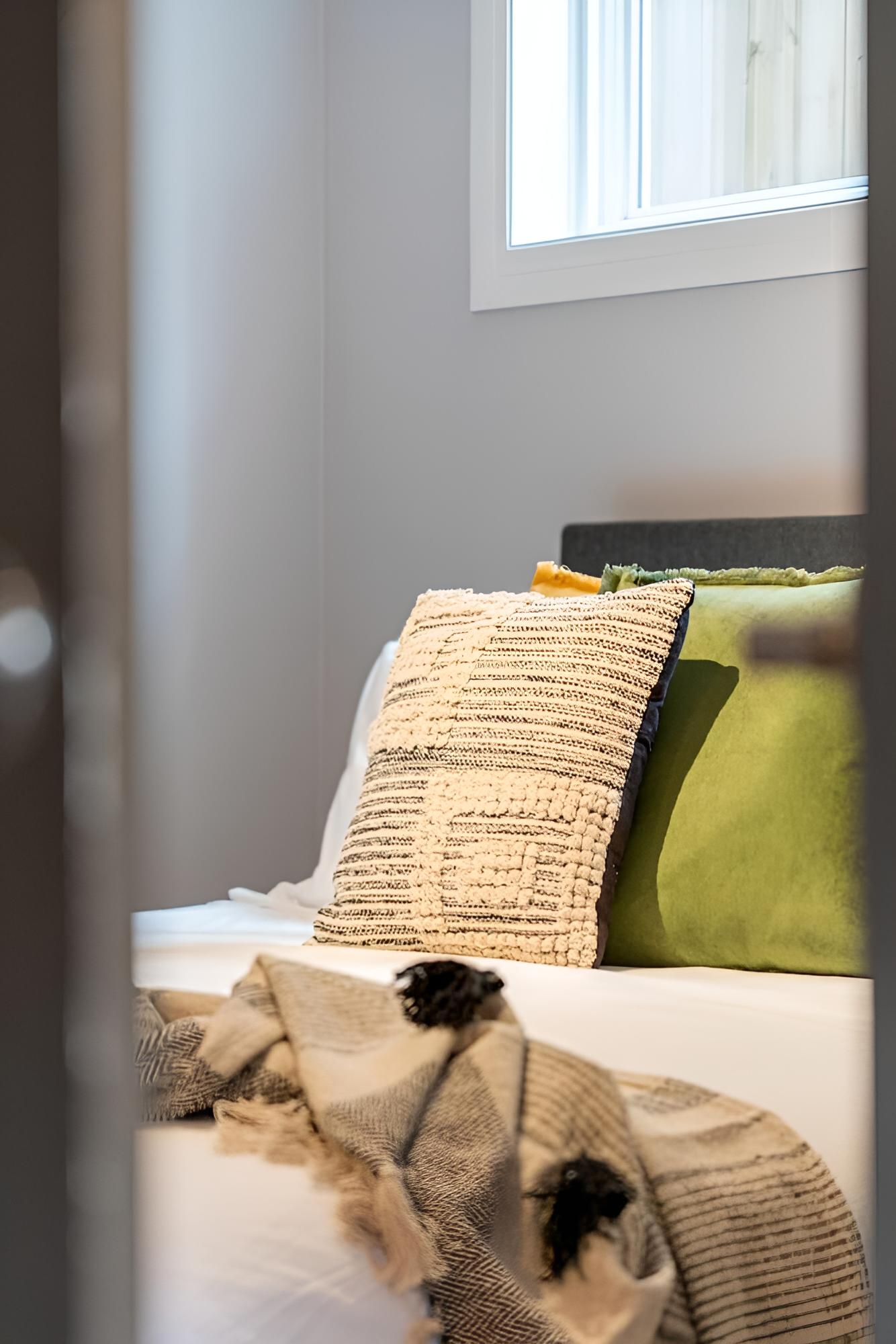 Zen Den l No Service Fees l King Bed l DT Sunalta