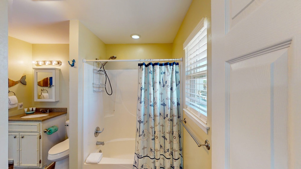 Beach Home With Private Pool & Beach Access- Sleeps 4