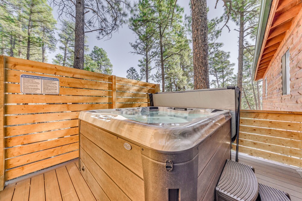 Cozy Ruidoso Cabin w/ Hot Tub, Near Skiing! view 5