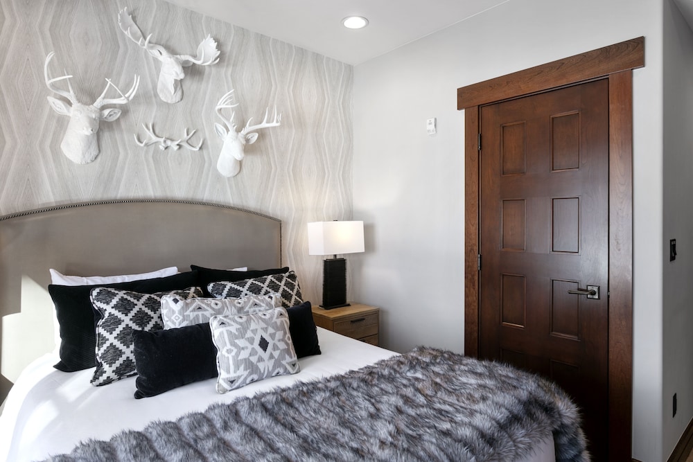 Flagstaff Lodge at Deer Valley Resort - Three Bedroom Residence #408 3 Condo