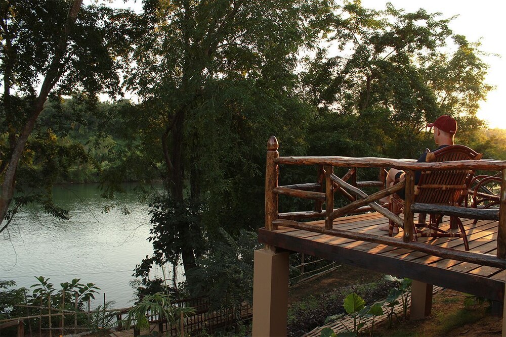 Mr. Charles Riverview Lodge