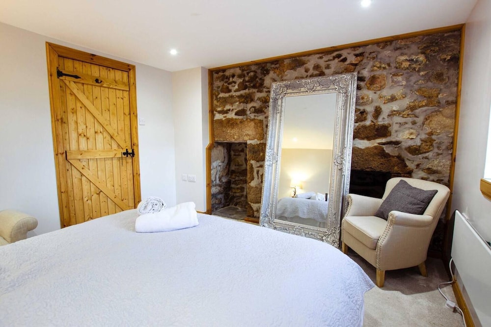 Windyheads Luxury Cottage - 5 Bed 2 Bath view 3