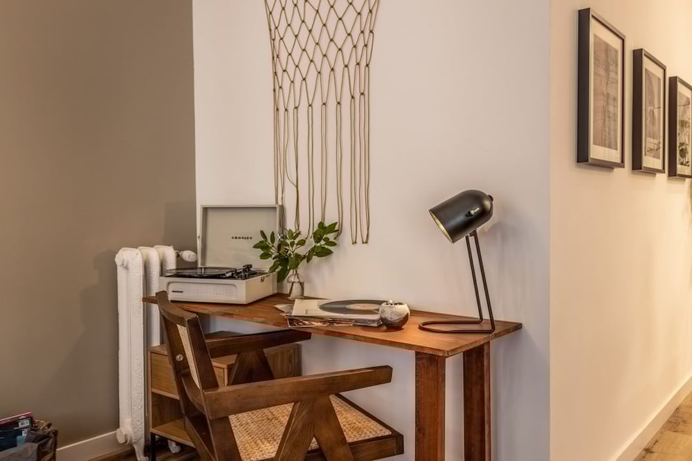 Casaluce - 2 Bedrooms in Trafalgar